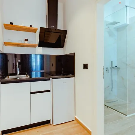 Apartment Gloal & *
